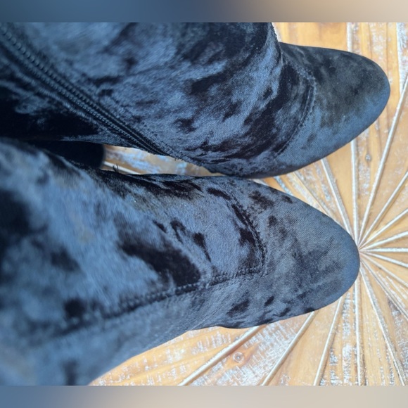 Last Pair! NWT JustFab OTK Black Velvet Heeled Boots - Picture 7 of 17